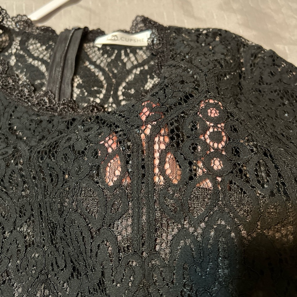 Cupshe Top Cut Out Lace Eyelet Short Sleeve Zip Peek A Boo Middle Women Sz Large - Picture 5 of 8